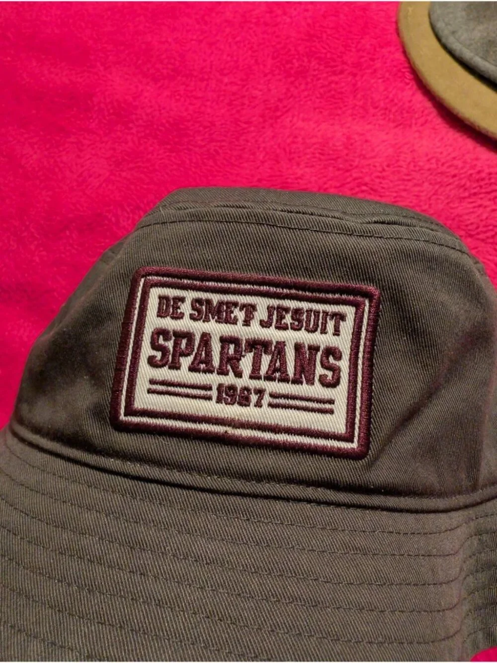 De Smet Jesuit Spartans Bucket Hat NWT Champion Small Medium Gray St Louis